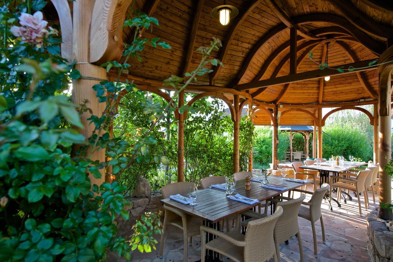 Babiccina Zahrada Penzion & Restaurant Průhonice Exterior foto